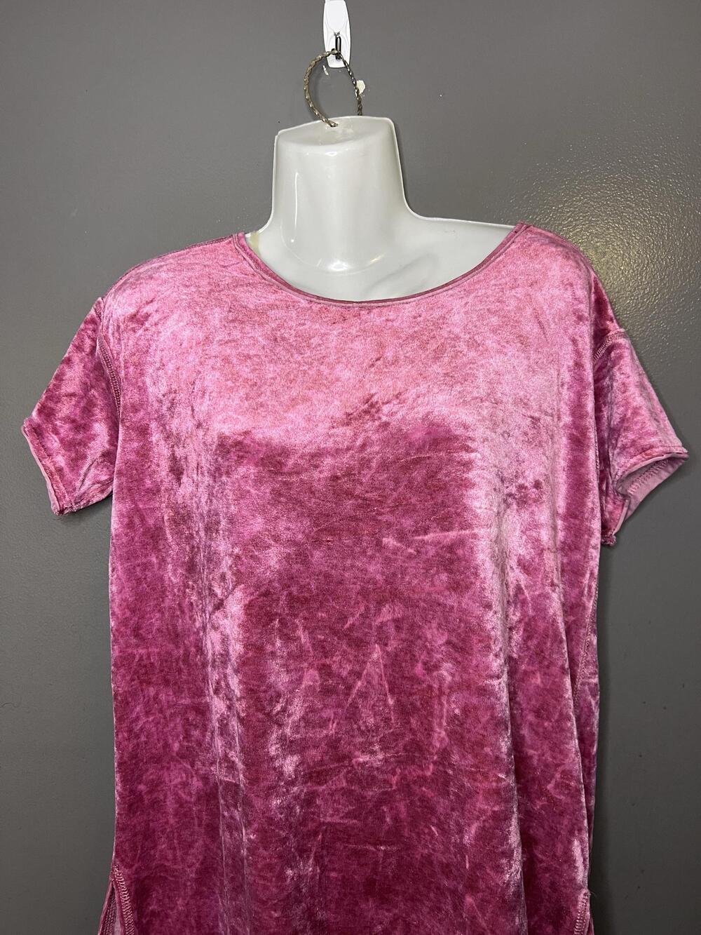 Green Tea Shirt Womens Small Pink Velvet Scoop Neck Tunic Side Slit Hem